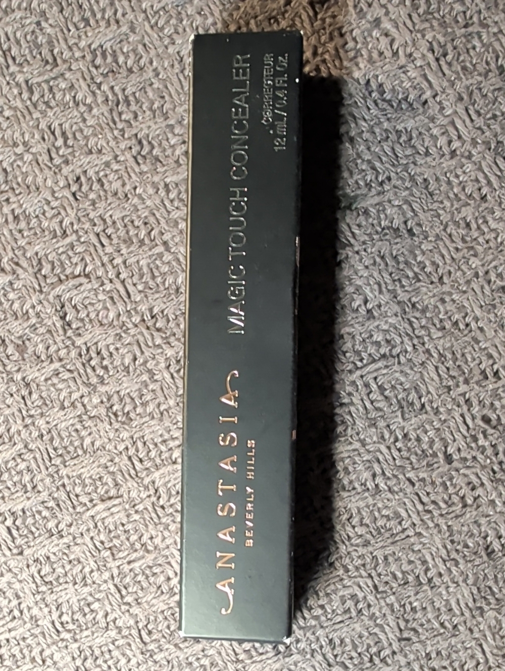 Anastasia Beverly Hills Magic Touch Concealer In Shade 9
